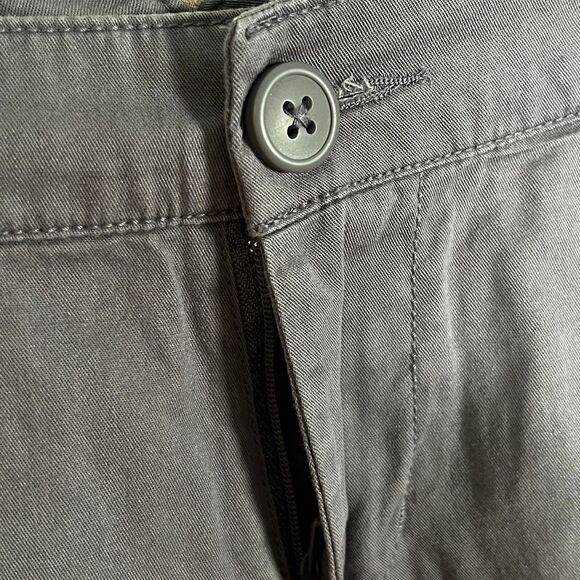 COLUMBIA OUTDOOR FLAT FRONT MID-RISE CLASSIC EVERYDAY CASUAL CHINO SHORTS SIZE 6 - Picture 6 of 6